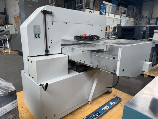 Schneider Senator 78 E-Line